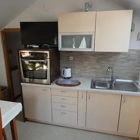 Leo Apartment *