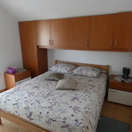Apartment Leo